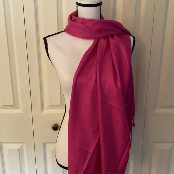 FA Women Pink Scarf - Picture 2 of 3